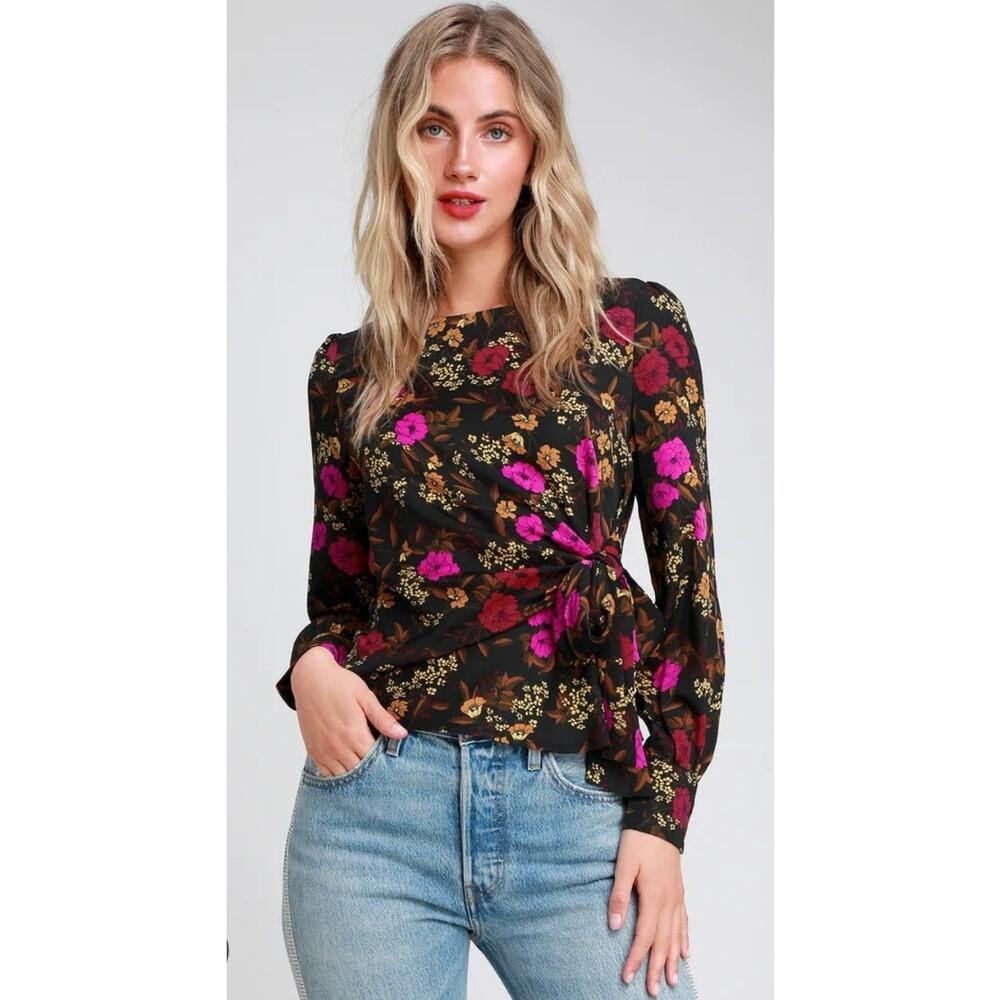 ASTR- Black with floral print- tie front top- size Large